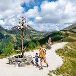 Gipfelglueck - In & Out * Bad Kleinkirchheim